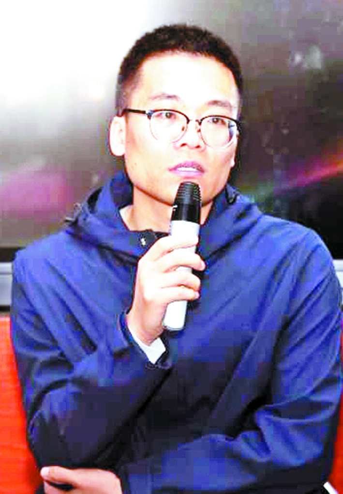 谢卧龙1.jpg